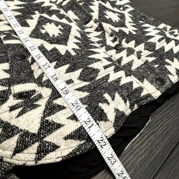 Anthropologie Skies Are Blue Aztec Print Puffer Vest Size XS Geometric Cabincore - Picture 4 of 16